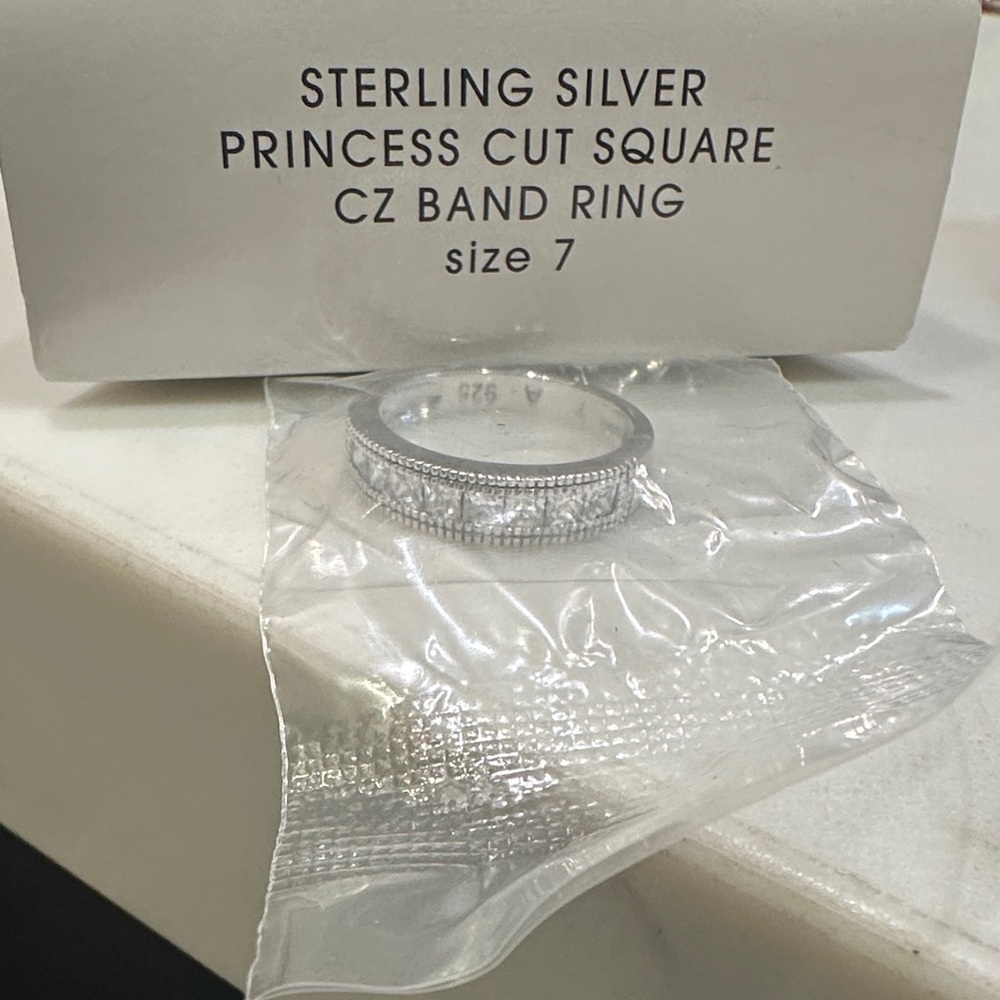 Avon Silver CZ Band Ring ( vintage )
